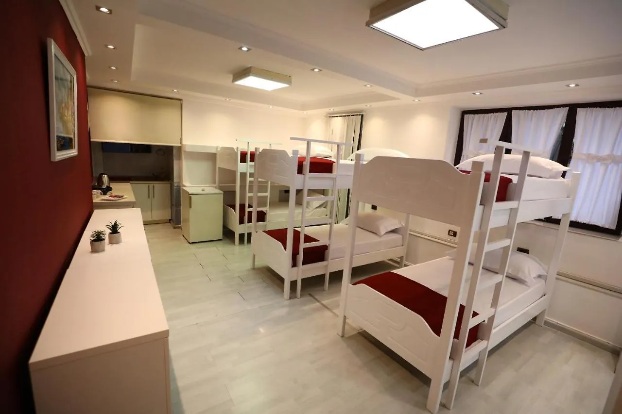 Little Corner Hostel Tirana